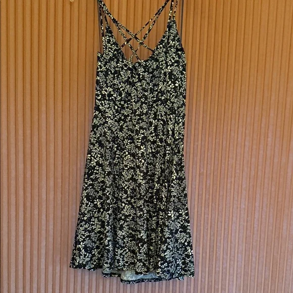 Floral Navy and White Dress - Picture 3 of 4